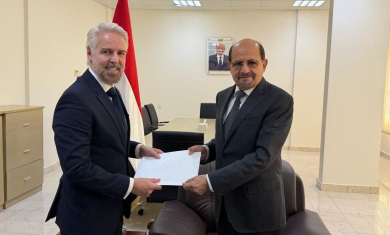 وزير الخارجية يتسلم نسخة من أوراق اعتماد السفير البرازيلي