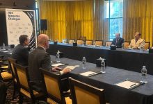 وزير الخارجية يلتقي المدير العام للجنة الدولية للصليب الأحمر