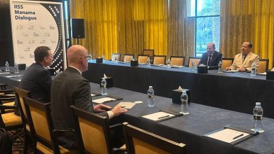 وزير الخارجية يلتقي المدير العام للجنة الدولية للصليب الأحمر