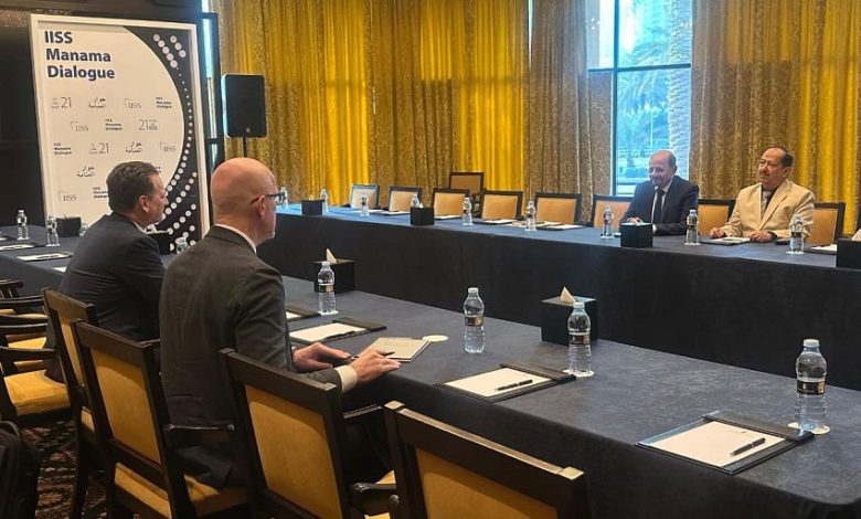 وزير الخارجية يلتقي المدير العام للجنة الدولية للصليب الأحمر