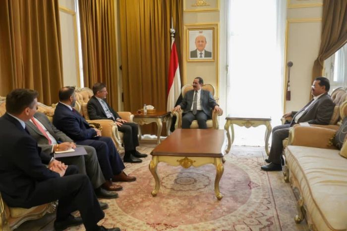 وزير الداخلية يبحث مع السفير الأمريكي التعاون في مكافحة الإرهاب وتهريب المخدرات