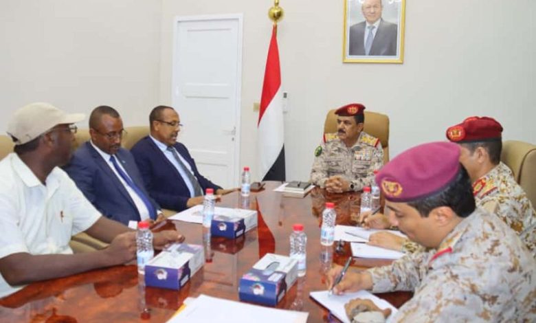 وزير الدفاع يبحث مع سفير الصومالي التعاون المشترك