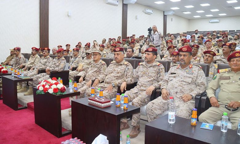وزير الدفاع يشهد تدشين البطاقة الإلكترونية للهيئات والدوائر والمنطقة العسكرية الرابعة