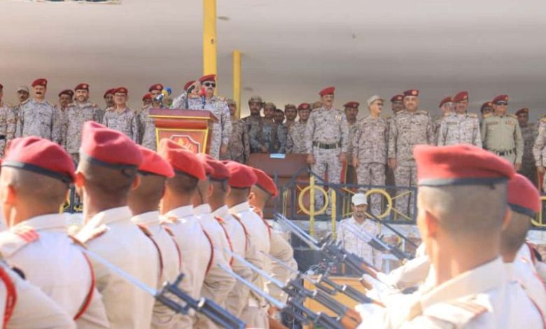وزير الدفاع يقوم بزيارة تفقدية الى الكلية الحربية