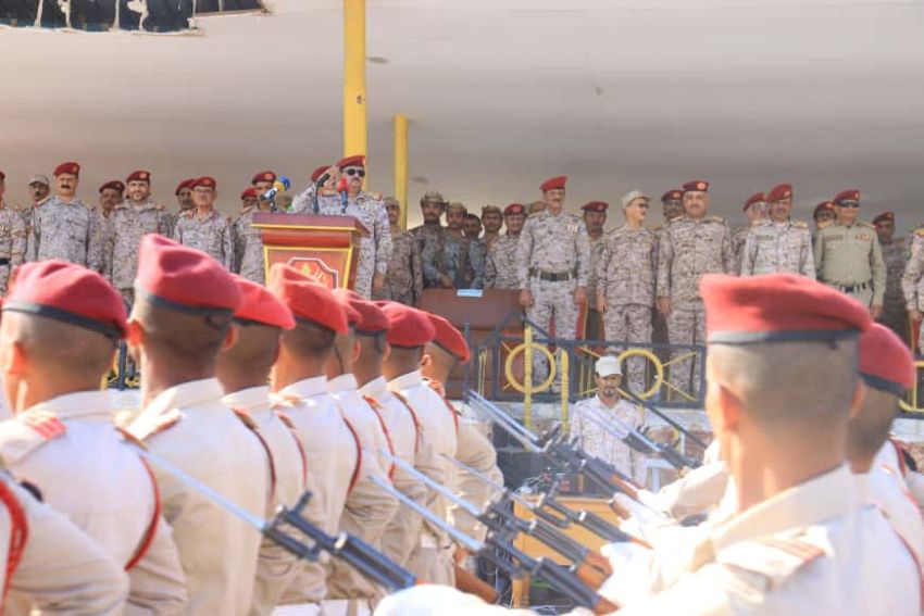 وزير الدفاع يقوم بزيارة تفقدية الى الكلية الحربية