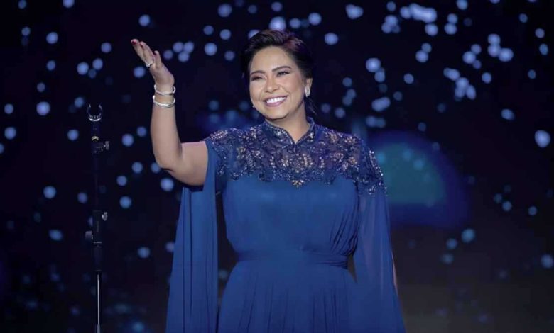 سارة فيرغسون تبدأ حياة جديدة بعد تجريد الأمير أندرو من ألقابه