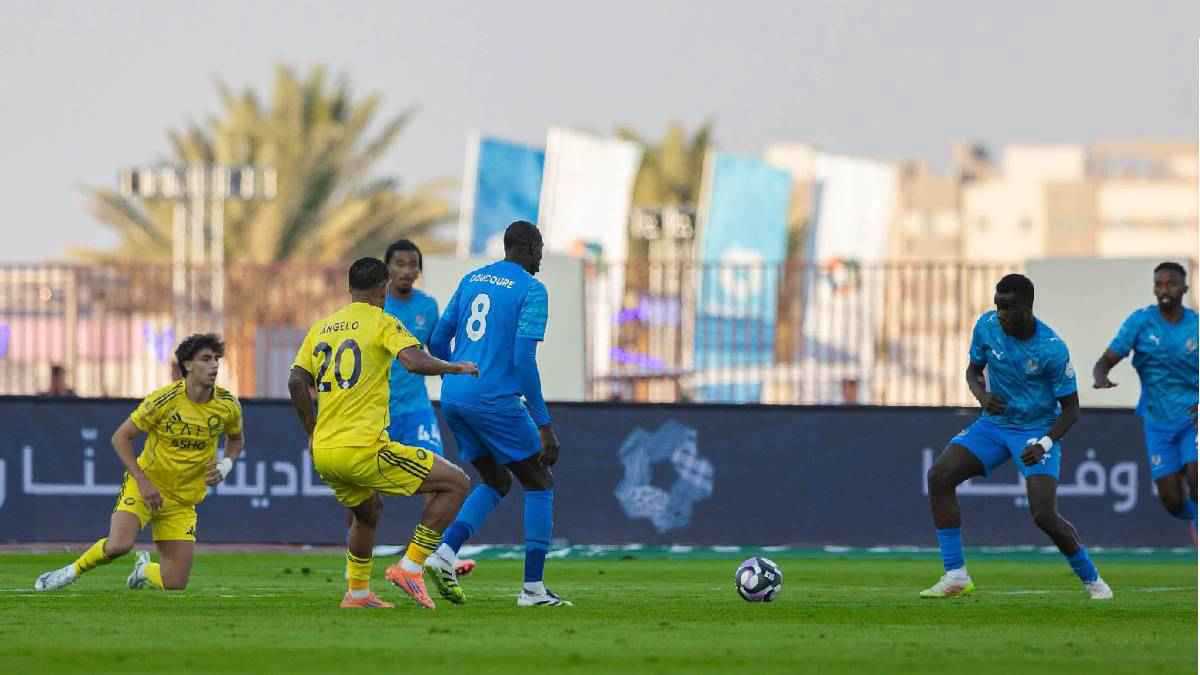 ليس رياض محرز فقط.. أكثر لاعب أبهر جمهور الأهلي السعودي أمام الاتحاد
