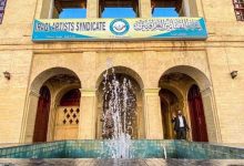 عازفة كمان يابانية تدخل غينيس بذراع اصطناعية وتلهم العالم (فيديو)