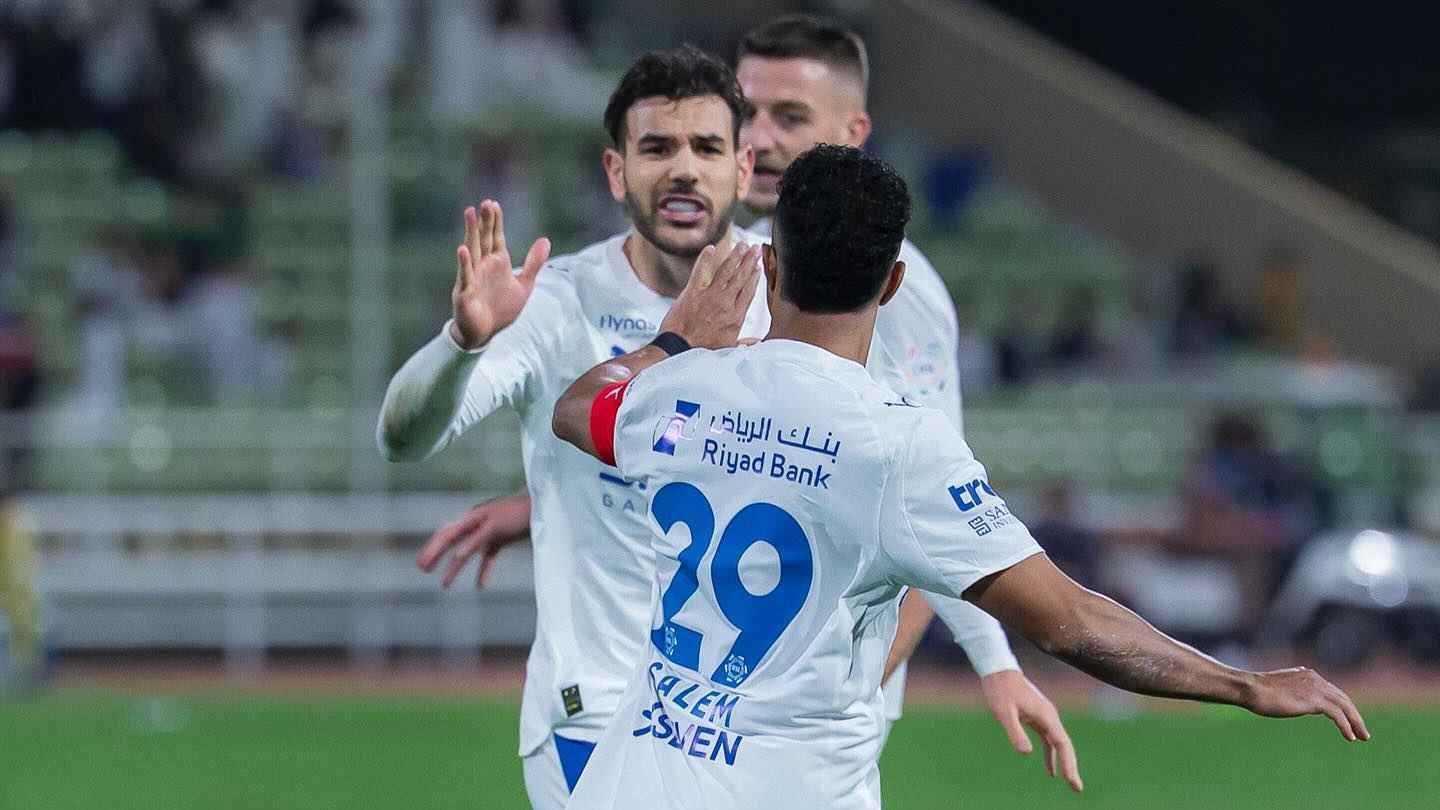 تعال إلى غلطة سراي.. جماهير تركية تكتسح حسابات ميسي