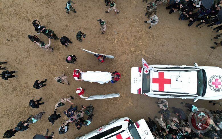 "جثامين بلا ملامح".. الدفعة الاخير من الجثامين هي الأصعب ودفن 120 مجهولا