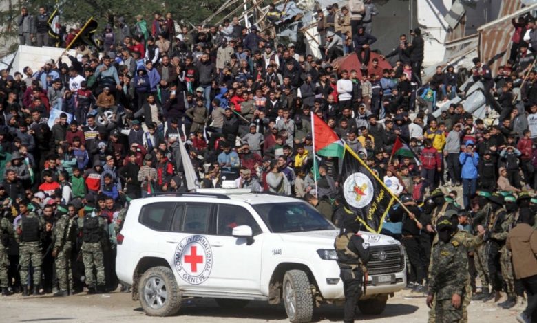 كتائب القسام تقرر تسليم جثامين 3 اسرى اسرائيليين الليلة