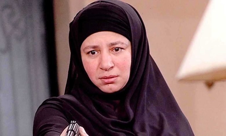 هل يُعيد "لن أعيش في جلباب أبي 2" عبلة كامل إلى الفن؟