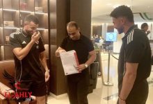 فيديو... شاهد لحظات وصول سيد عبد الحفيظ لمعسكر الأهلي في الإمارات.. واستقبال اللاعبين