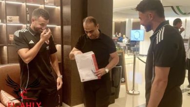 فيديو... شاهد لحظات وصول سيد عبد الحفيظ لمعسكر الأهلي في الإمارات.. واستقبال اللاعبين
