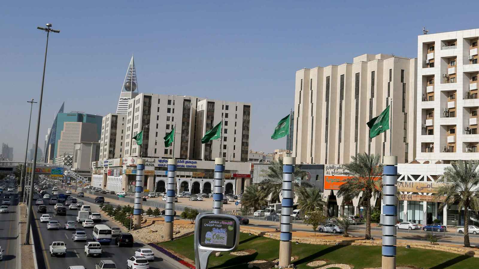 المتحف المصري الكبير يُعيد شيرين عبد الوهاب إلى الأضواء