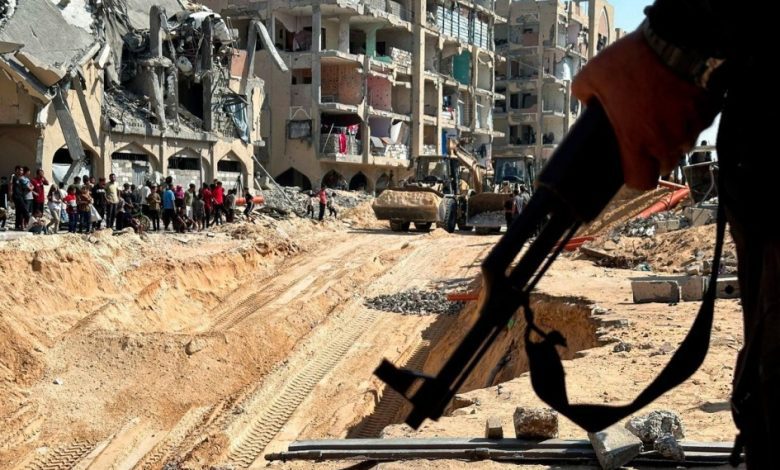 تبادل جثامين وجيش الاحتلال ينسف مزيد من المنازل