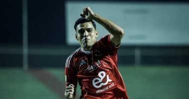 ثنائى الأهلى يتخلف عن رحلة العودة للقاهرة بسبب كأس العرب