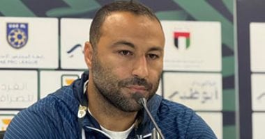 أحمد عبد الرؤوف يلقي محاضرة فنية للاعبي الزمالك قبل نهائي السوبر