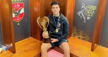 إمام عاشور يقترب من الظهور على دكة بدلاء الأهلى أمام شبيبة القبائل