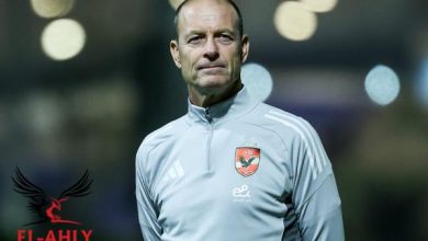 شريف على مقاعد بدلاء الأهلي أمام الزمالك