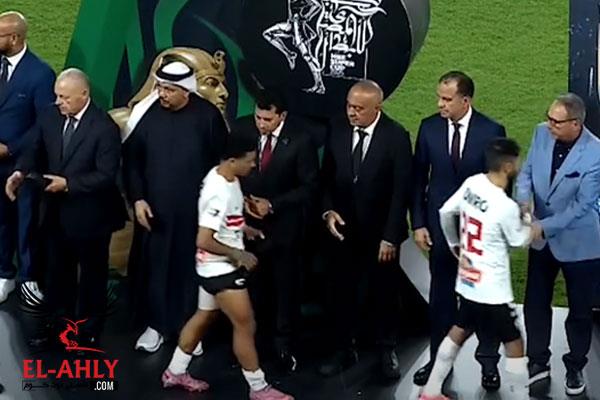 الغندور عن عدم مصافحة بيزيرا لوزير الشباب والرياضة.. « كان بيعيط وعنده ٢٢ سنة »