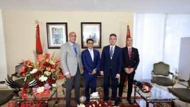 نائب رئيس الجيش الملكي يستقبل بعثة الأهلي في المغرب