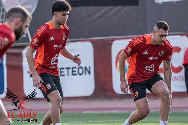 تدريبات تأهيلية وبدنية للاعبي الأهلي المستبعدين من مواجهة الجيش الملكي