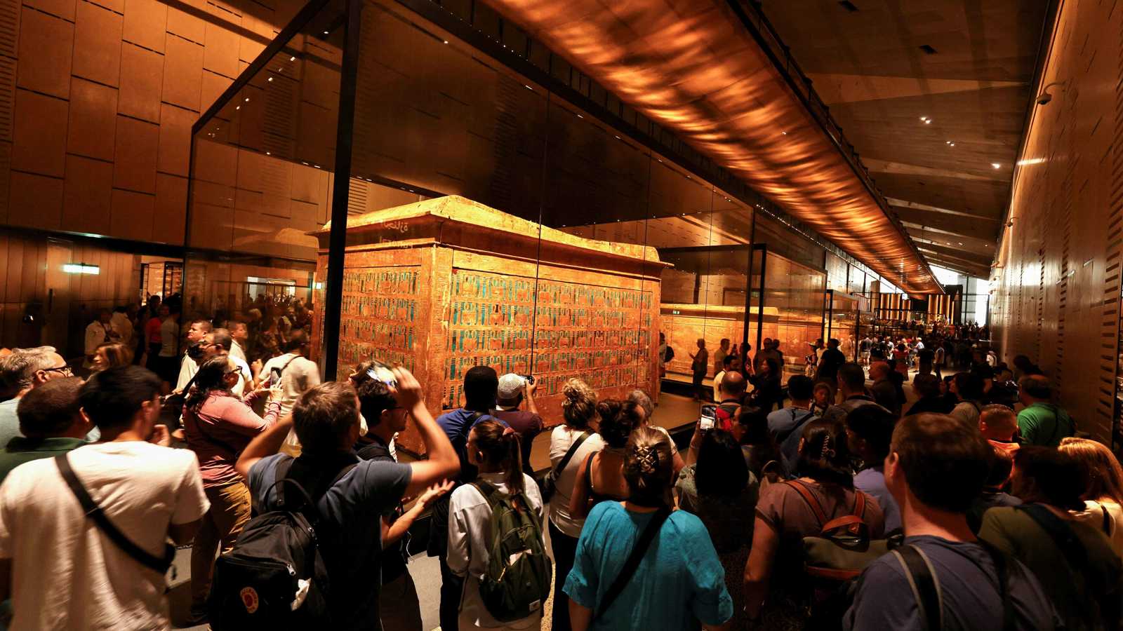 امرأة تتزوج عريساً افتراضياً أنشأته في