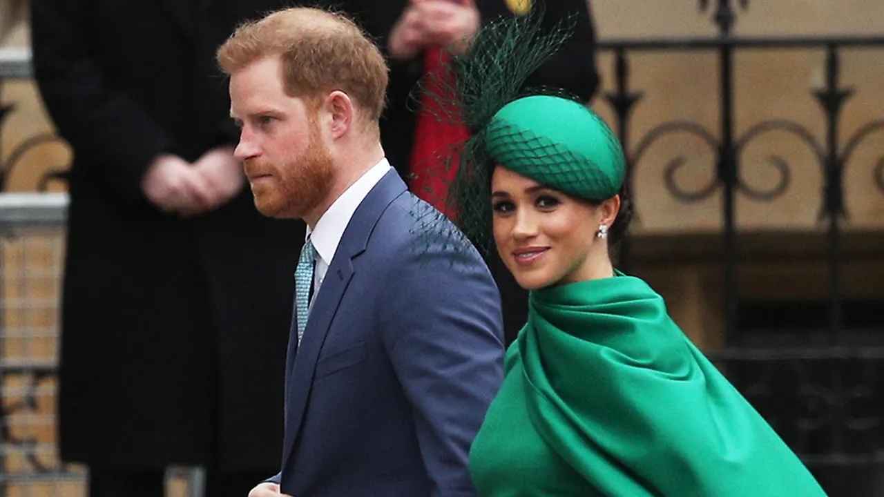 أنجلينا جولي تفاجئ خيرسون بزيارة إنسانية وسط أجواء الحرب (فيديو)