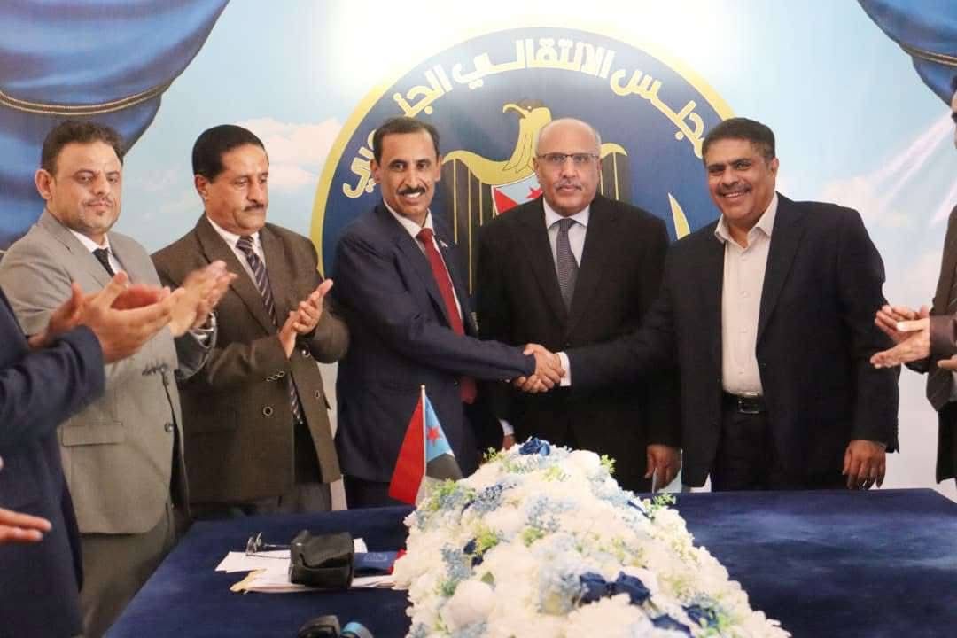 اخبار-حضرموت-|-بحضور-الكثيري-إتمام-مراسم-التسليم-والاستلام-لقيادة-انتقالي-حضرموت