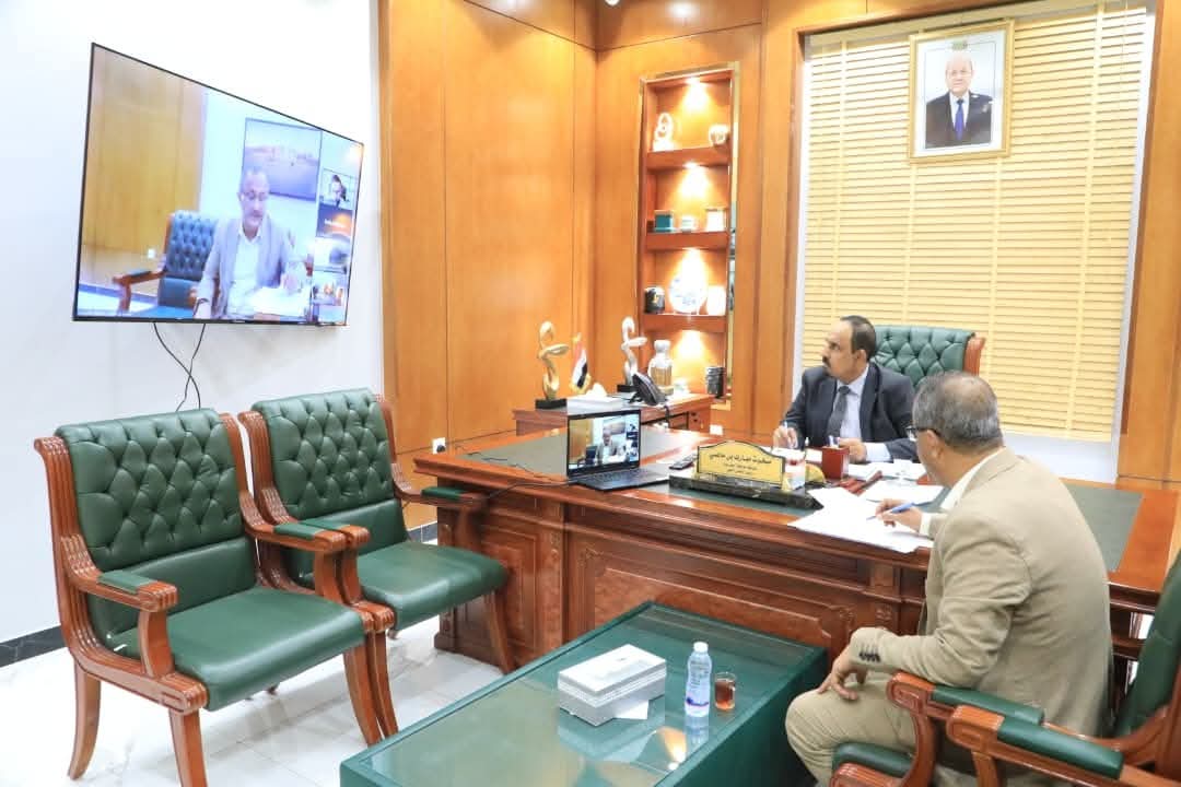 اخبار-حضرموت-|-محافظ-#حضرموت-يبحث-مع-برنامج-#الأغذية-العالمي-خطط-تدخلات-العام-القادم