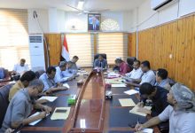 اخبار-حضرموت-|-برئاسة-الوكيل-العامري.-لجنة-المناقصات-بوادي-وصحراء-حضرموت-تفتح-مظاريف-عدد-من-مشاريع-التربية-والتعليم-وتحيلها-للجنة-الفنية