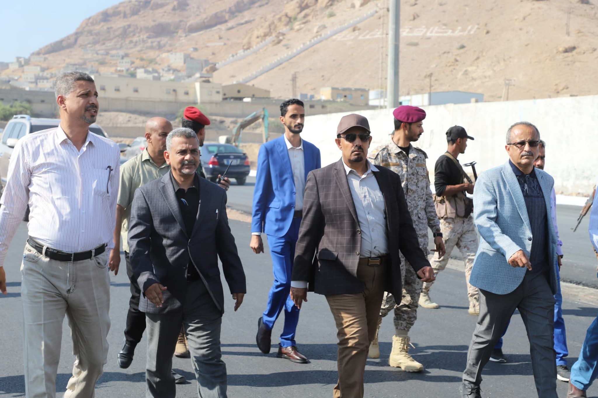 اخبار-حضرموت-|-محافظ-#حضرموت-يتفقّد-جسر-المنورة-في-#المكلا-ويطلع-على-مستوى-الانجاز-في-المرحلة-الثانية-لخور-المكلا