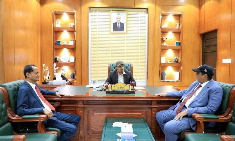 اخبار-حضرموت-|-#المحافظ-بن-ماضي-يبحث-مع-#رئيس-الهيئة-العامة-للطيران-المدني-والأرصاد-تعزيز-نشاط-مطاري-الريان-وسيئون