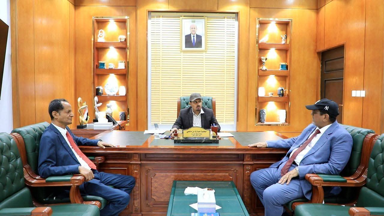اخبار-حضرموت-|-#المحافظ-بن-ماضي-يبحث-مع-#رئيس-الهيئة-العامة-للطيران-المدني-والأرصاد-تعزيز-نشاط-مطاري-الريان-وسيئون