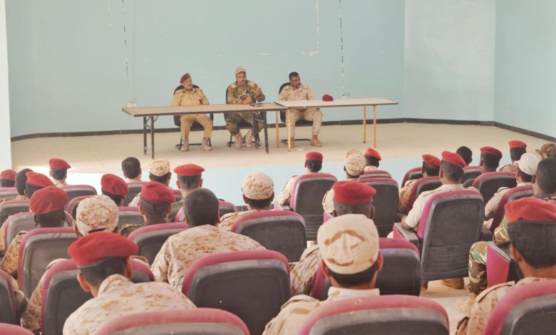 اخبار-حضرموت-|-شعبة-التوجيه-المعنوي-بقيادة-المنطقة-#العسكرية-الثانية-تنظم-محاضرة-توعوية-لتعزيز-الروح-المعنوية-لمنتسبي-معسكر-#قيادة-المنطقة
