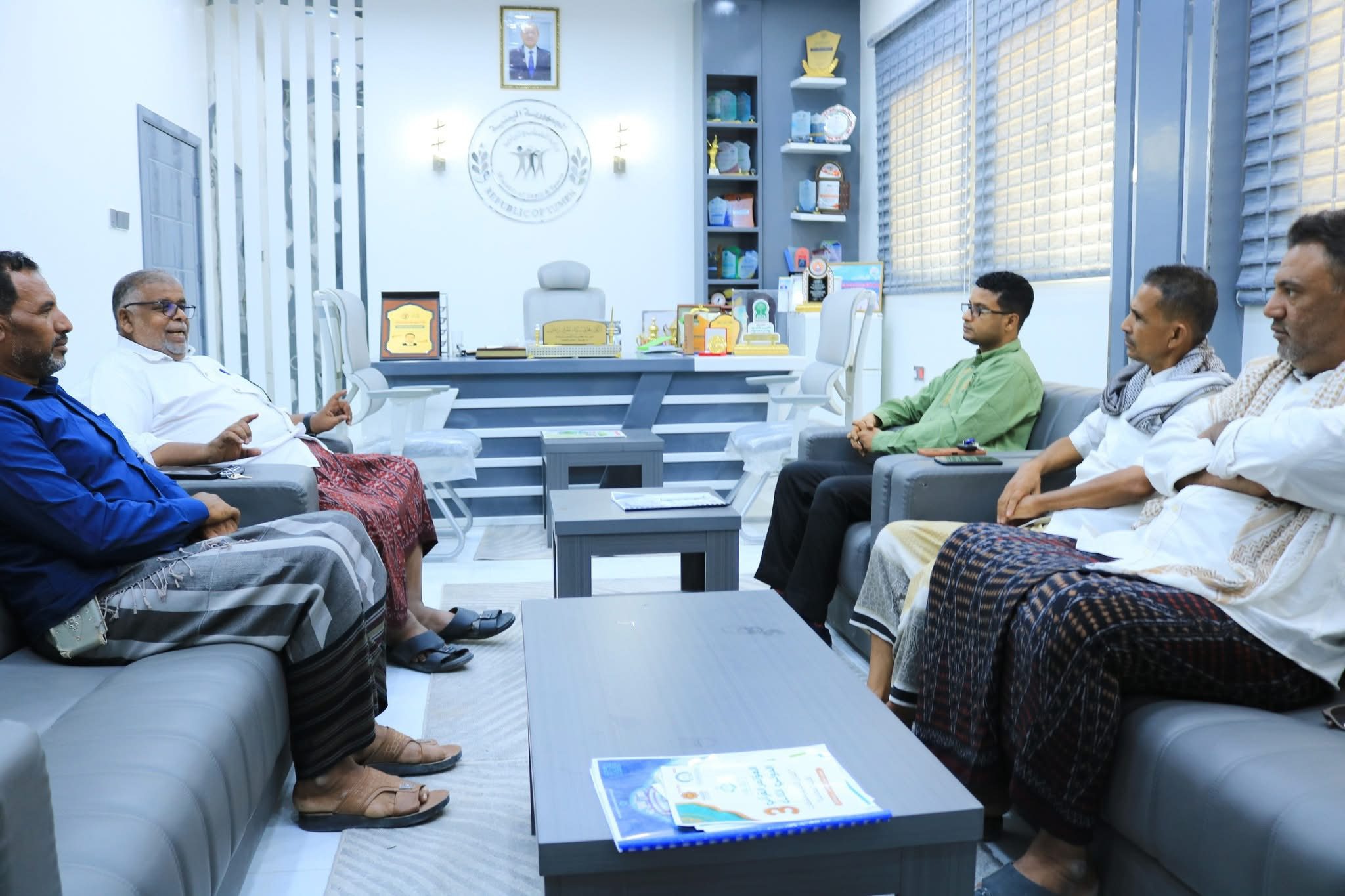 اخبار-حضرموت-|-“باحشوان”-و”بن-طليب”-يطلعان-على-ترتيبات-فعاليات-اليوم-العالمي-للصقور-بحضرموت