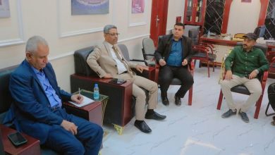 اخبار-حضرموت-|-اجتماع-يناقش-الإجراءات-الكفيلة-بتنظيم-الأسواق-العامة-وتحسين-المظهر-الجمالي-لمدينة-سيئون.