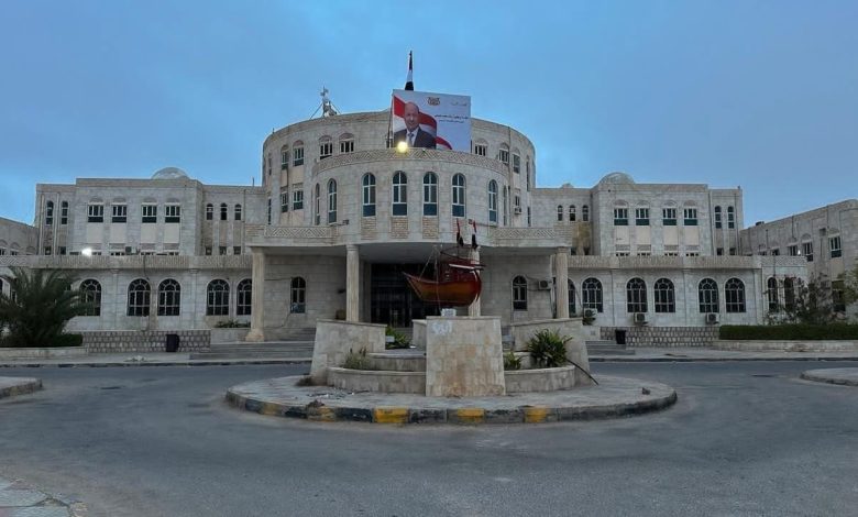 اخبار-حضرموت-|-السلطة-المحلية-بالمهرة-تؤيد-وتبارك-الميثاق-الوطني-بين-قبائل-المهرة-وحضرموت