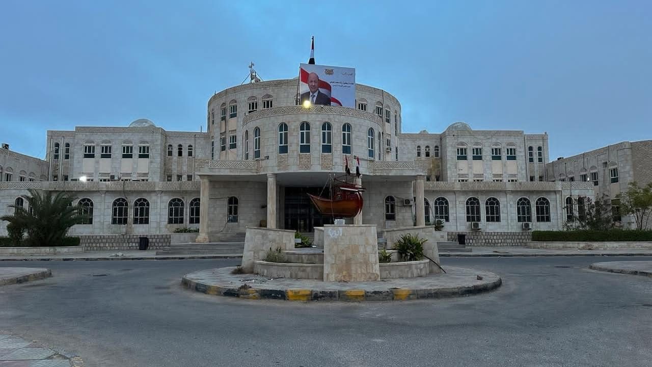 اخبار-حضرموت-|-السلطة-المحلية-بالمهرة-تؤيد-وتبارك-الميثاق-الوطني-بين-قبائل-المهرة-وحضرموت