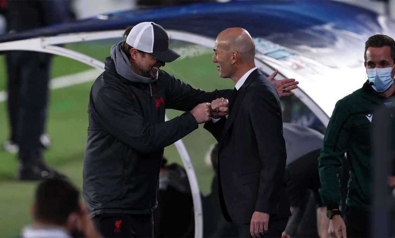 سيسك فابريغاس مدرب كومو الإيطالي