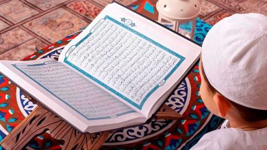 مراهقة تطعن صديقها بسبب عملية تجميل