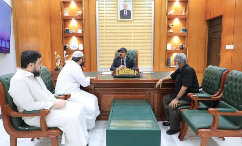 اخبار-حضرموت-|-محافظ-#حضرموت-يبحث-مع-#المسؤولين-في-مركز-الكلى-ومؤسسة-نهد-آليات-تطوير-المركز