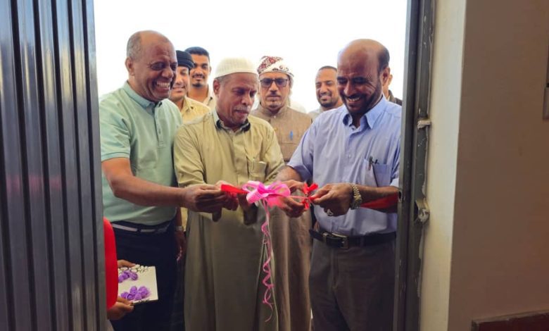 اخبار-حضرموت-|-الامين-العام-للمجلس-المحلي-بمديرية-القطن-يفتتح-غرفة-الصحة-المدرسية-بمدرسة-الهدى-للتعليم-الأساسي-بالمديرية