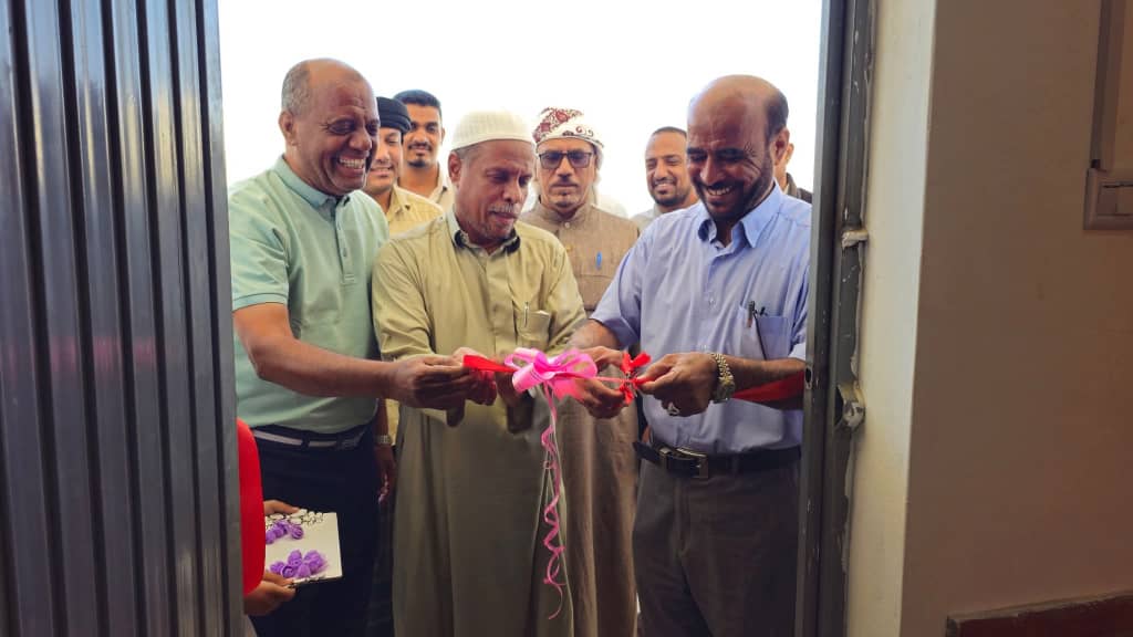 اخبار-حضرموت-|-الامين-العام-للمجلس-المحلي-بمديرية-القطن-يفتتح-غرفة-الصحة-المدرسية-بمدرسة-الهدى-للتعليم-الأساسي-بالمديرية