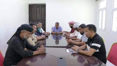 اخبار-حضرموت-|-انتقالي-الشحر-يبحث-مع-المدير-العام-أبرز-القضايا-الخدمية-بالمديرية