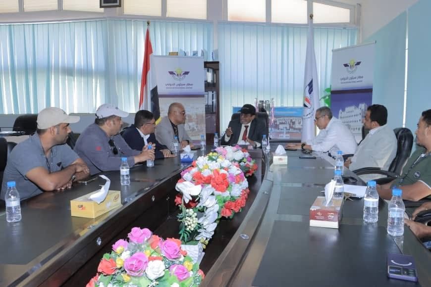 اخبار-حضرموت-|-بتوجيهات-وزير-النقل.-رئيس-الهيئة-يزور-مطار-سيئون-الدولي-ويدشن-مشروع-بئر-مياه-ارتوازية-بطاقة-تخزينية-60-ألف-لتر