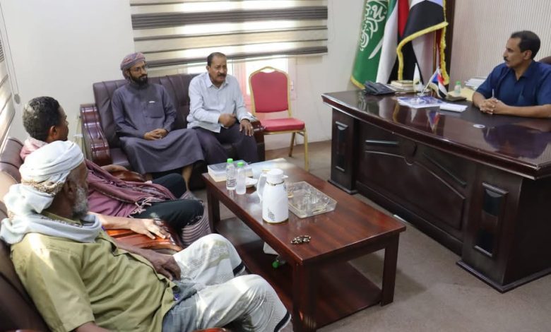 اخبار-حضرموت-|-باتيس-يبحث-مع-اللجان-المجتمعية-تعزيز-الشراكة-لخدمة-المواطنين-بمدينة-المكلا