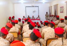 اخبار-حضرموت-|-رئيس-شعبة-التوجية-المعنوي-العقيد-الجهوري-ينفذ-محاضرة-توعوية-حول-الانضباط-العسكري-لأفراد-الشرطة-العسكرية