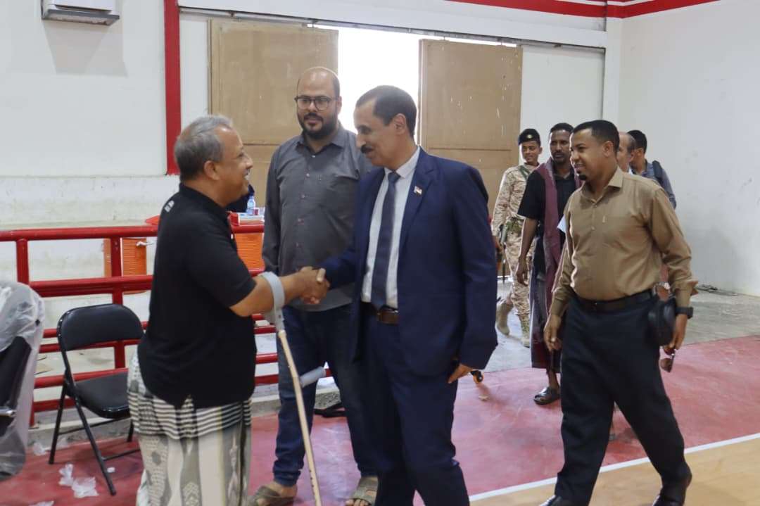 اخبار-حضرموت-|-باتيس-يزور-المعسكر-التدريبي-لفريق-كرة-السلة-للكراسي-المتحركة-رجال-وسيدات-ويؤكد-دعمه-لذوي-الاحتياجات-الخاصة